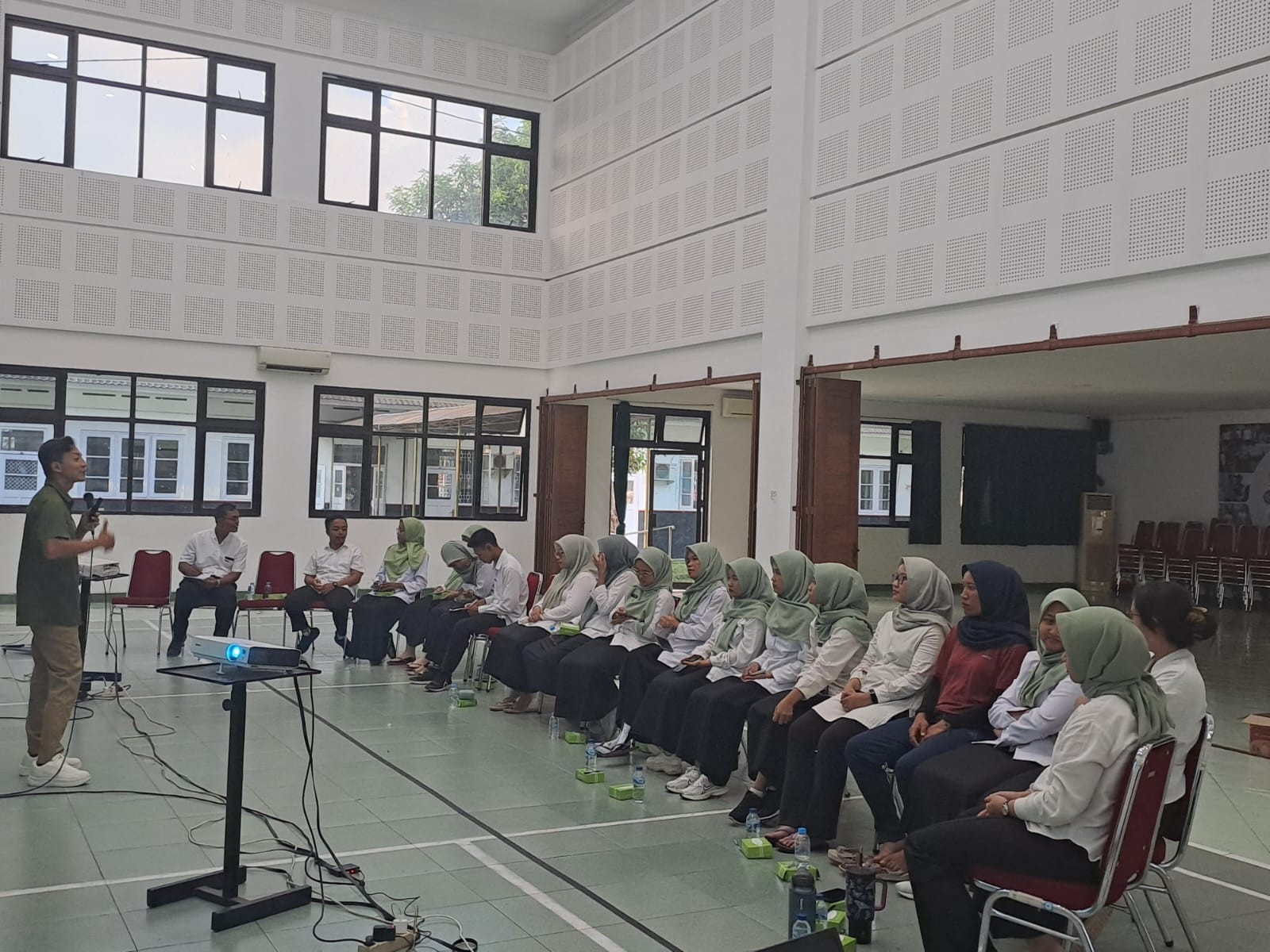 Guru dan Karyawan SRMA 19 Bantul Ikut Serta dalam Kegiatan Hening Hati